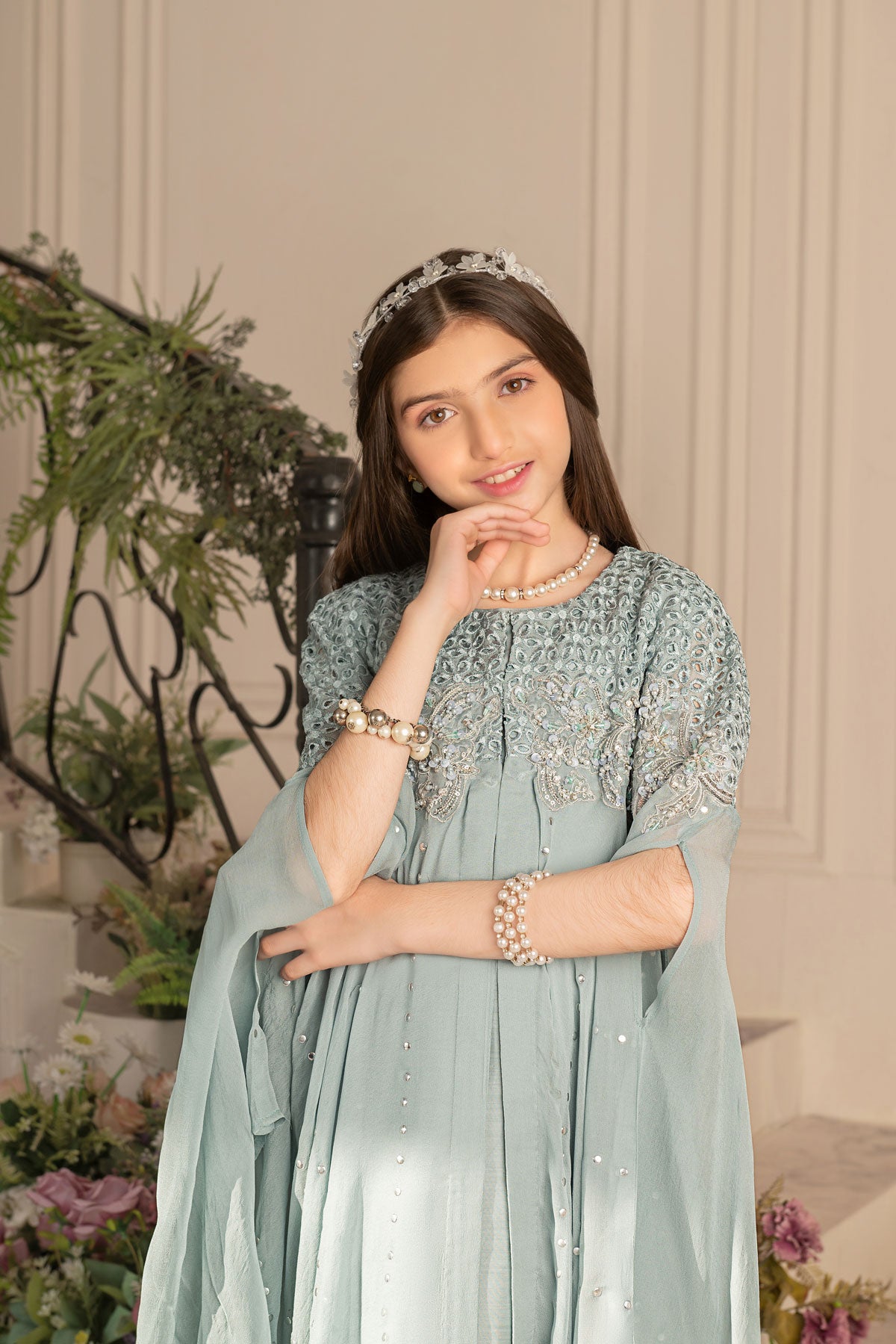 Kids' Embellished Mint Green Cape & Trousers