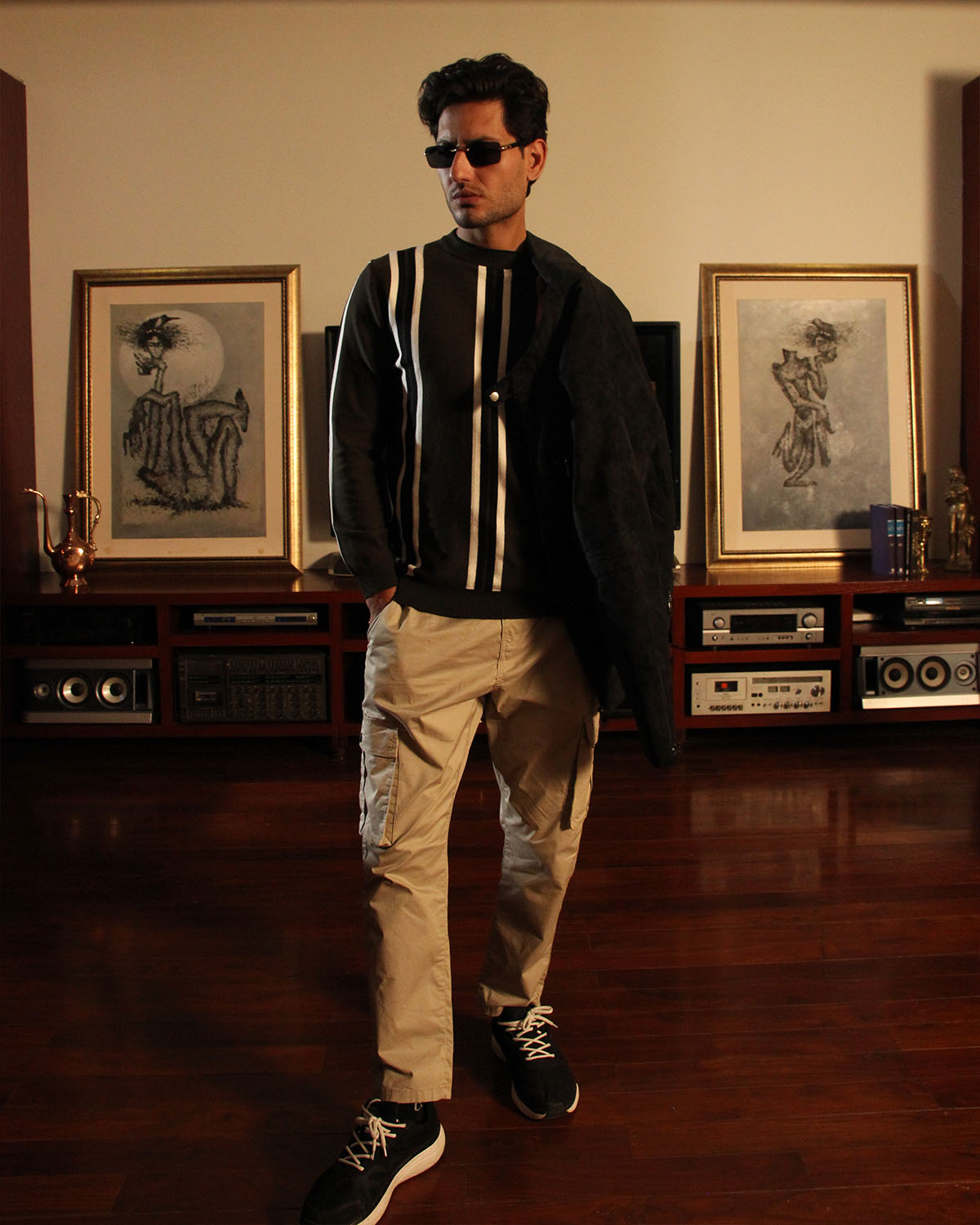 Men’s Designer Knit Sweater with Vertical Contrast Stripes