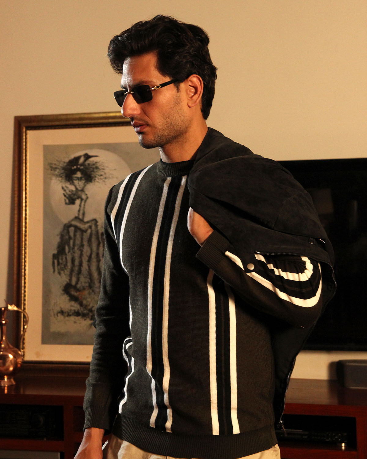 Men’s Designer Knit Sweater with Vertical Contrast Stripes