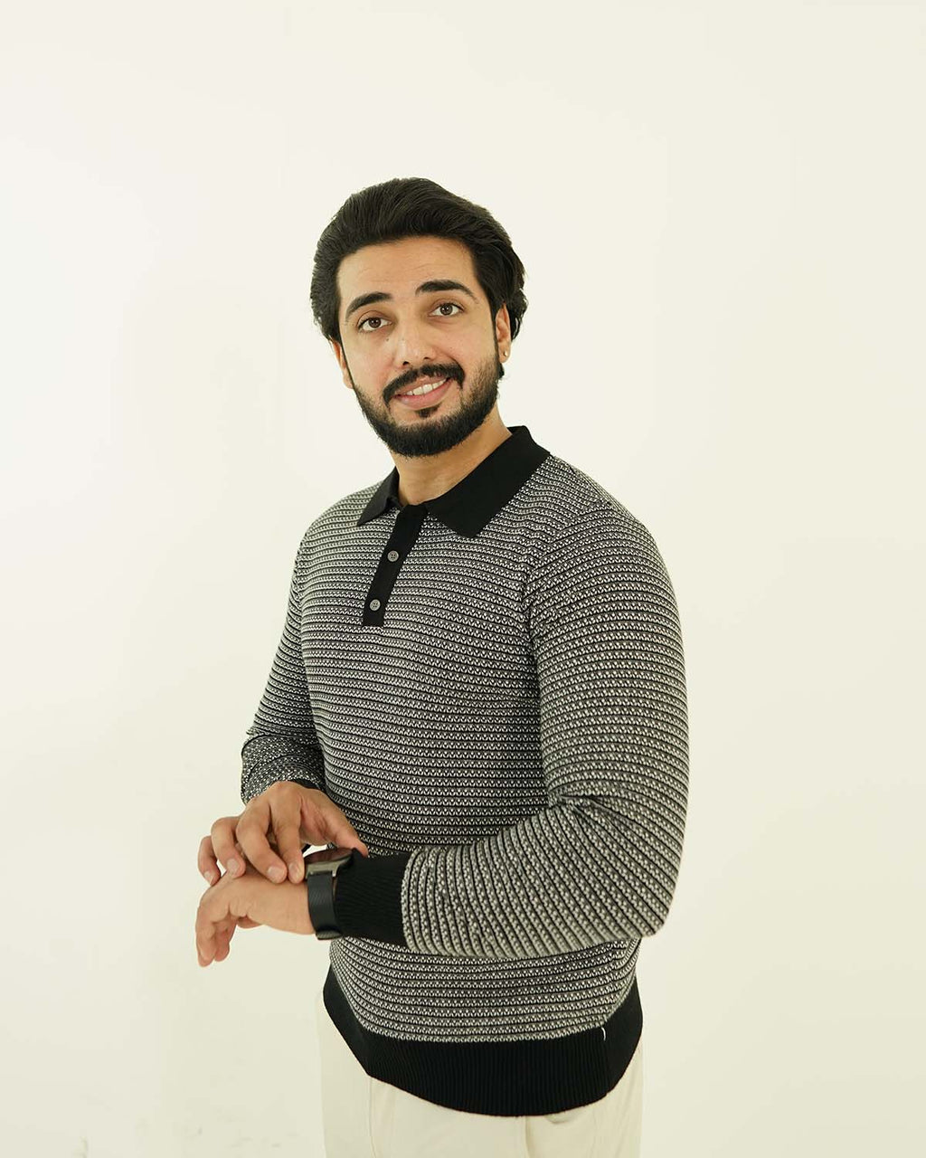 Black Edge Pattern Sweater